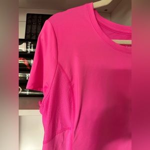 FILA workout shirt in pink